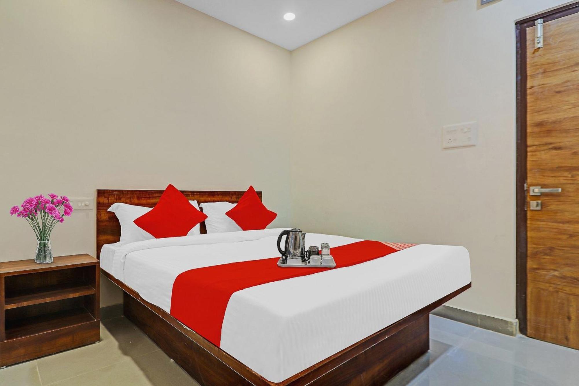 Hotel O Night Eye Hyderabad Eksteriør bilde