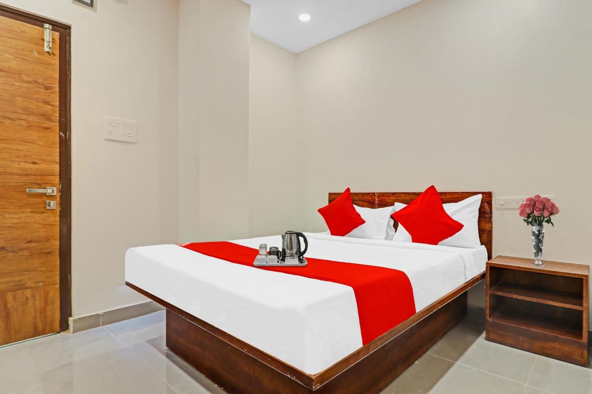 Hotel O Night Eye Hyderabad Eksteriør bilde