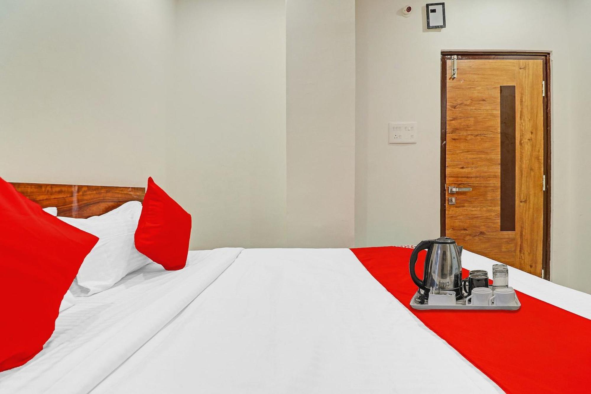 Hotel O Night Eye Hyderabad Eksteriør bilde